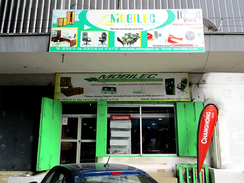 Façade du show-room MOBILEC à Abidjan