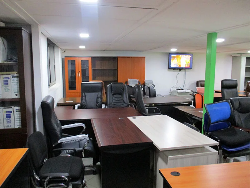 Intérieur du show-room MOBILEC